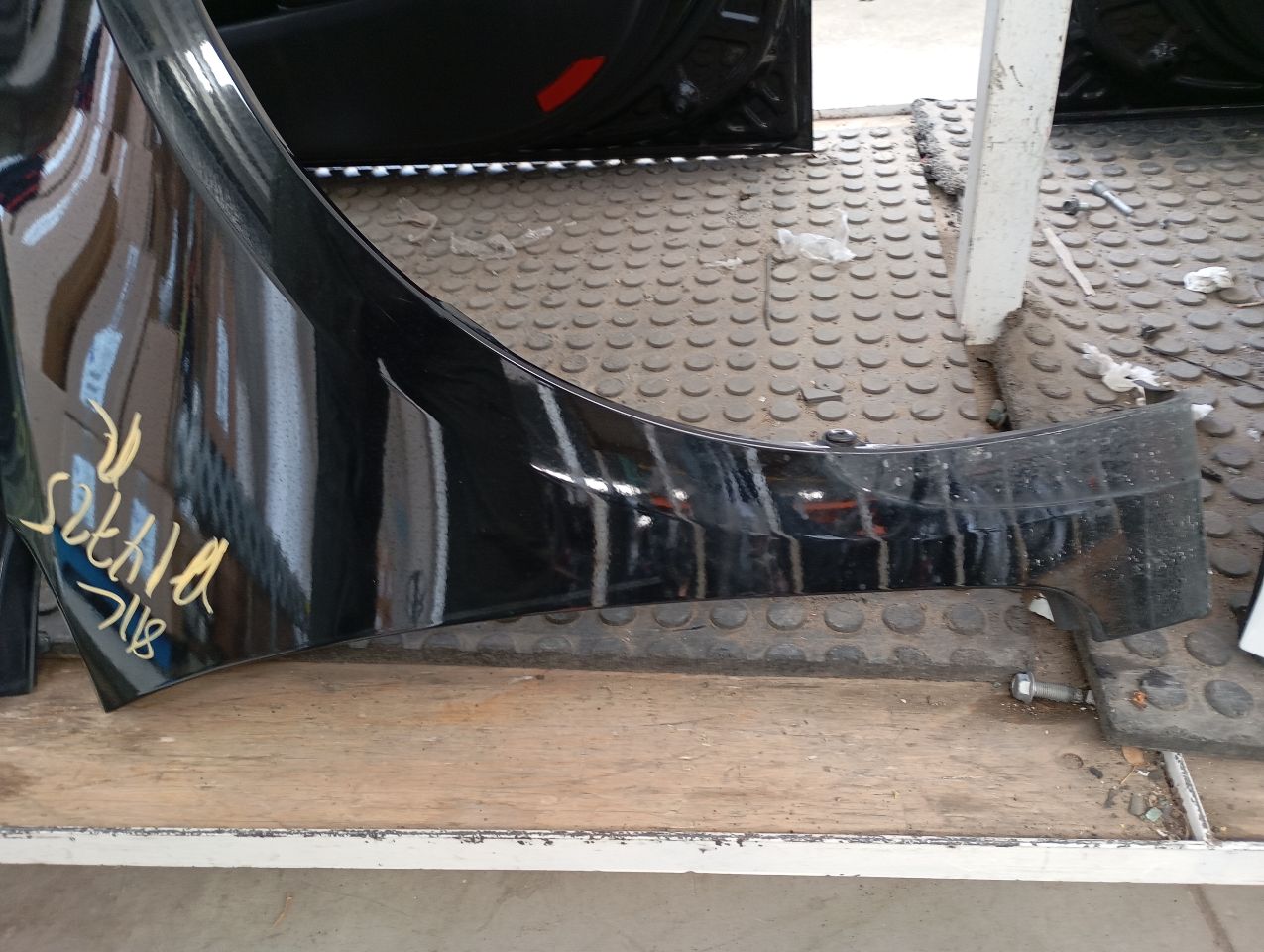 Part image 3