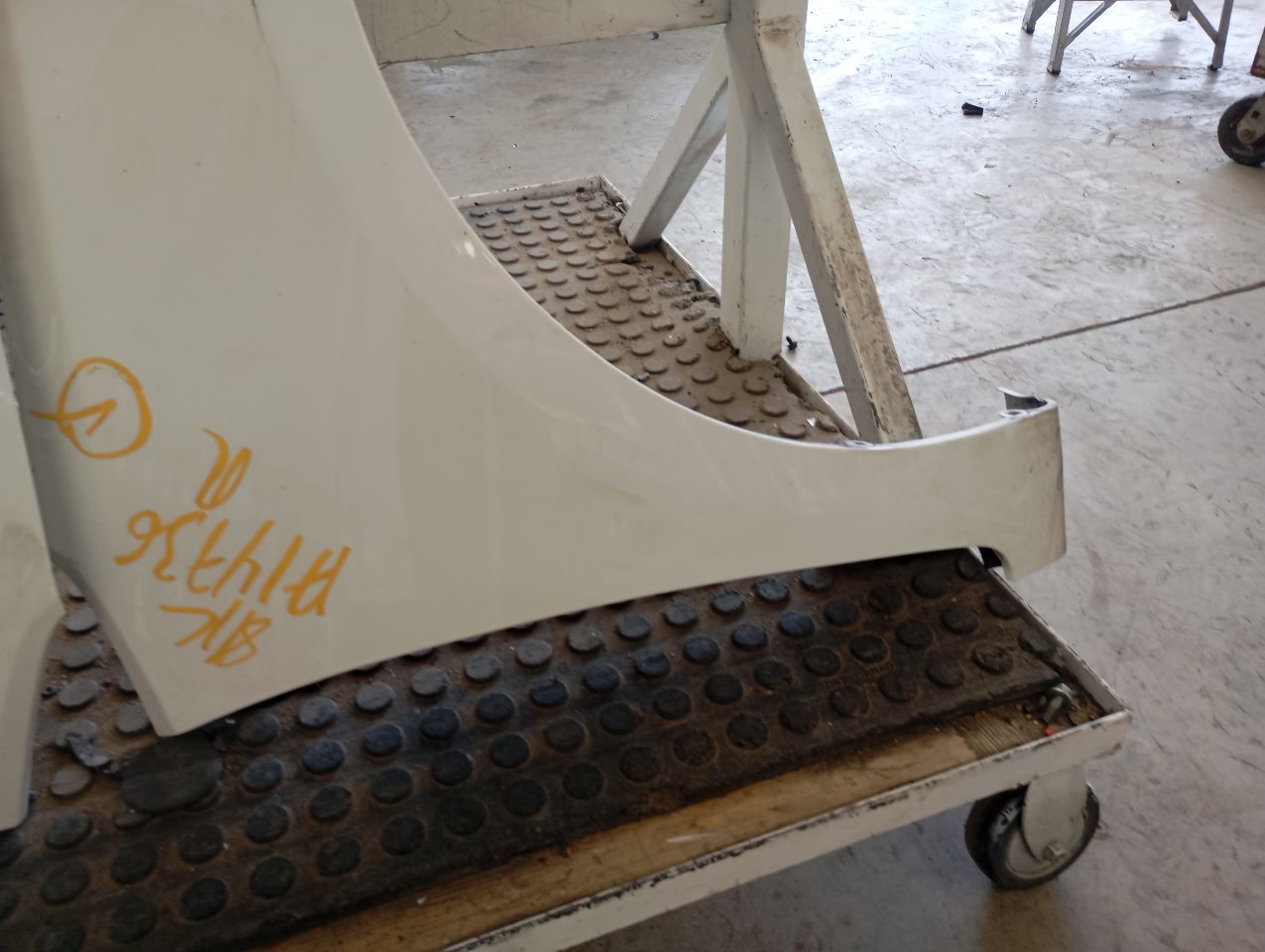 Part image 3