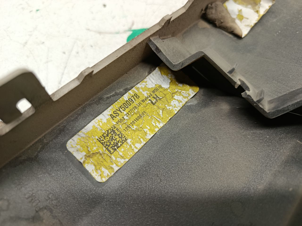Part image 3