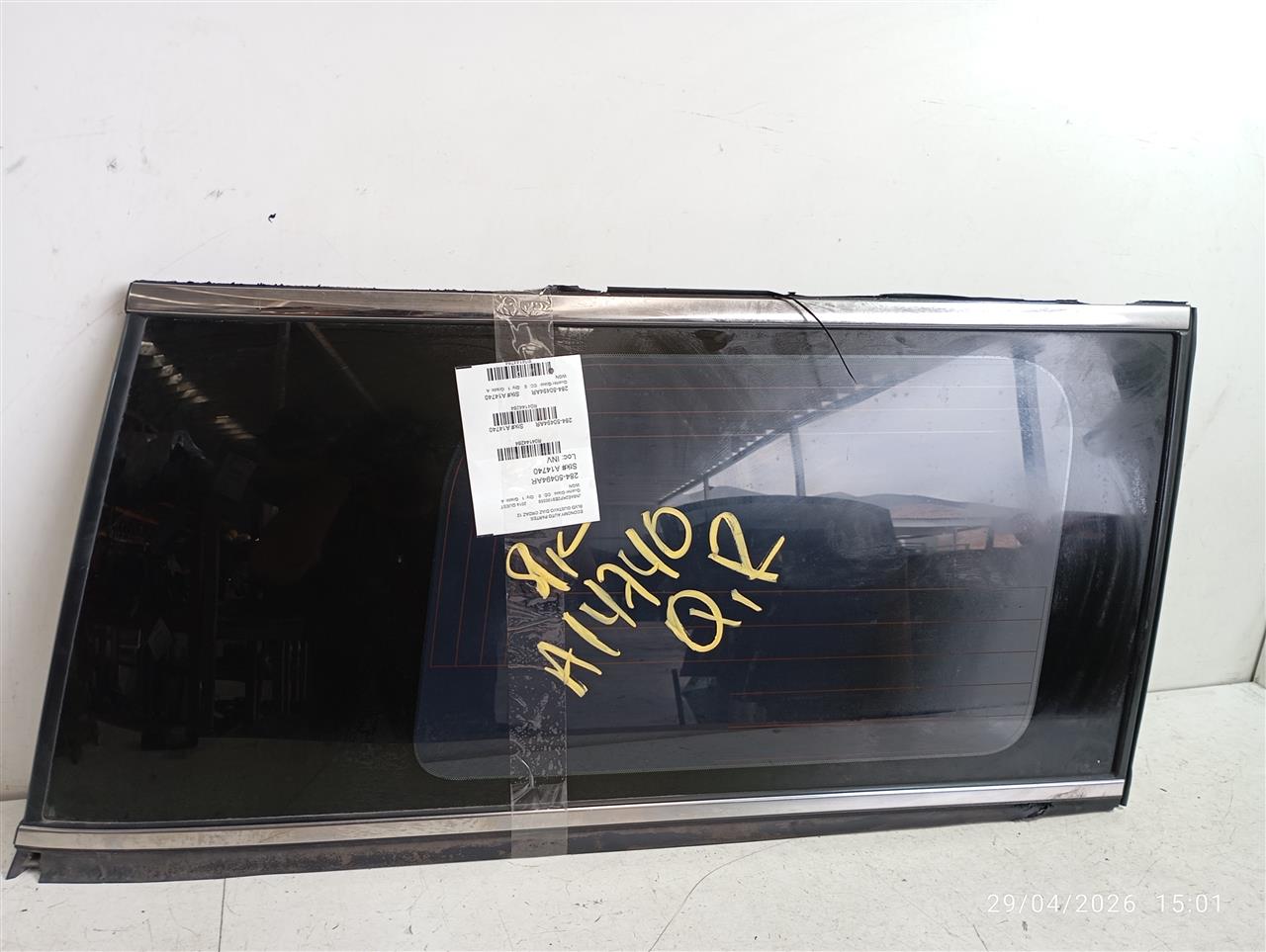 2014 Nissan QUEST Quarter Glass