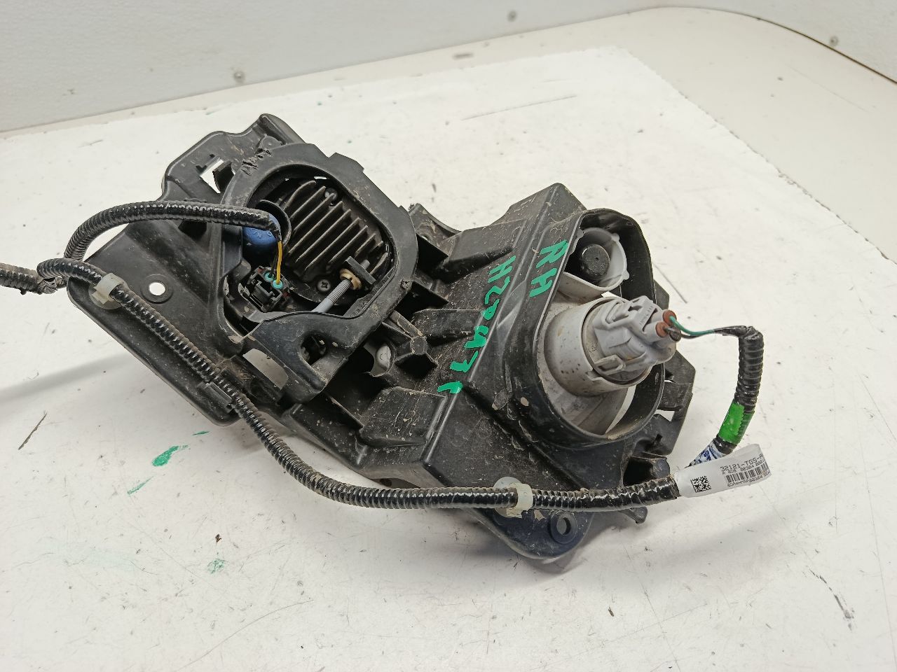 Part image 3