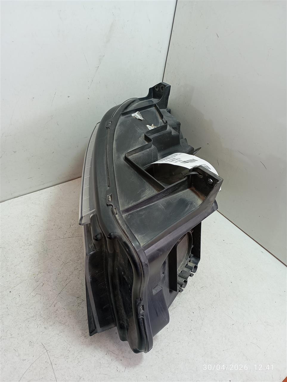 Part image 3