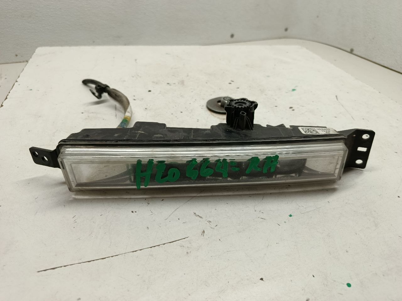 Part image 3