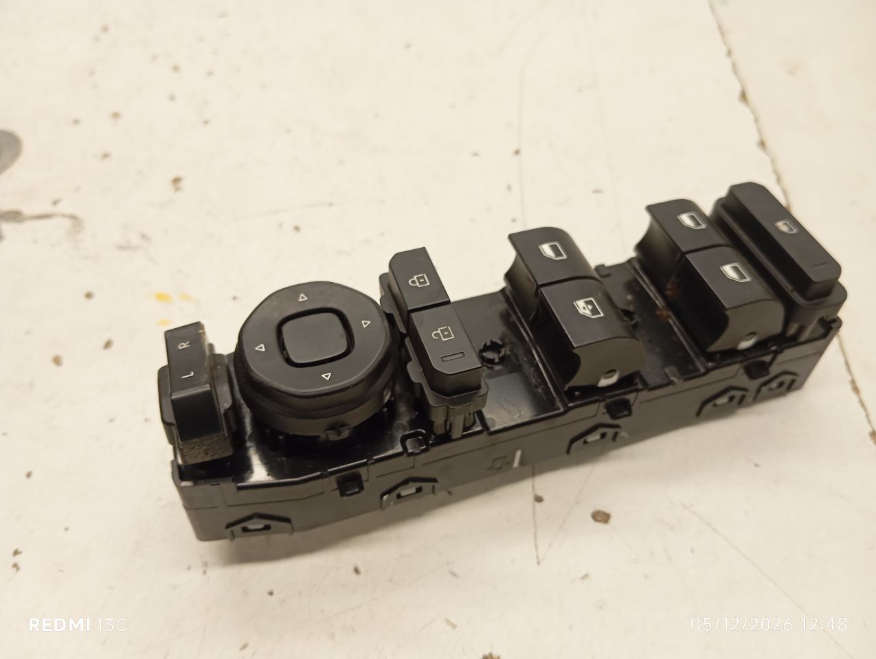 Part image 4