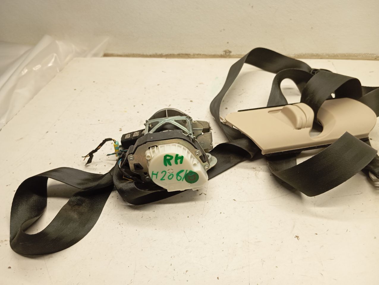 Used 2013 Volkswagen JETTA Seat Belt, Front - Stock #H20810