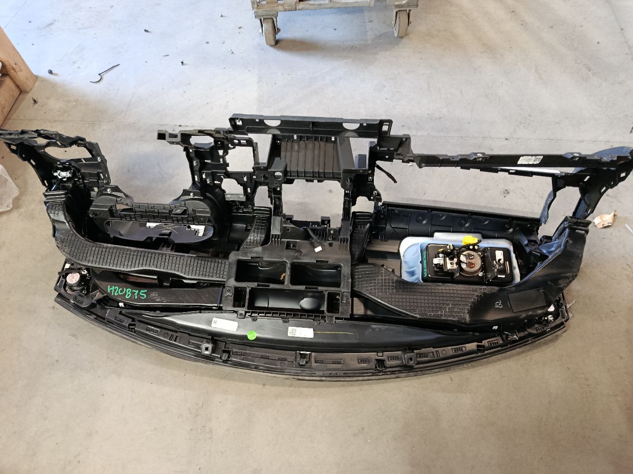 Part image 4