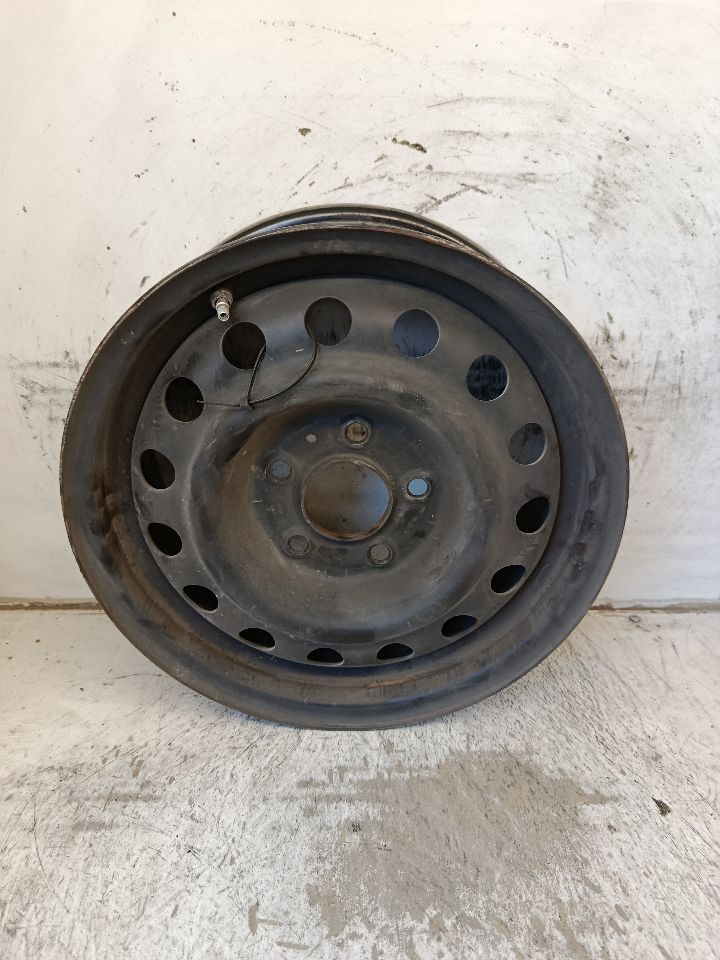 2017 Kia FORTE Wheel