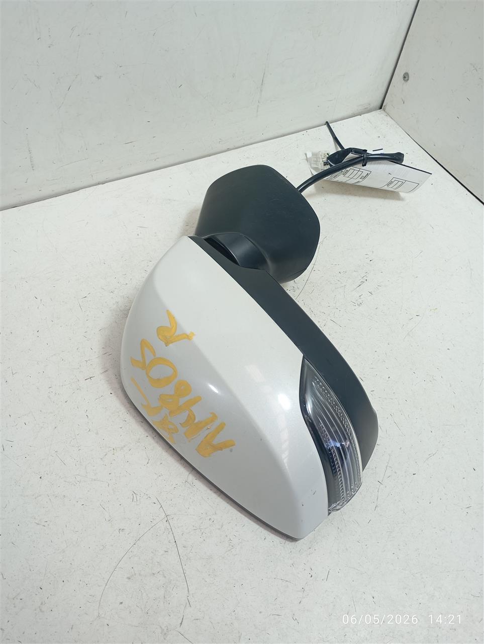 Part image 3