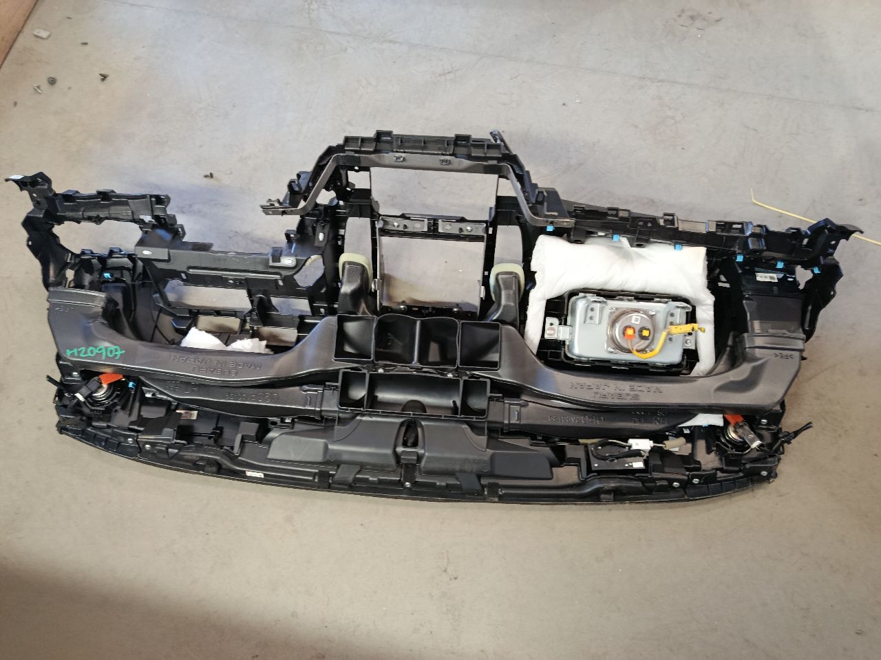 Part image 3
