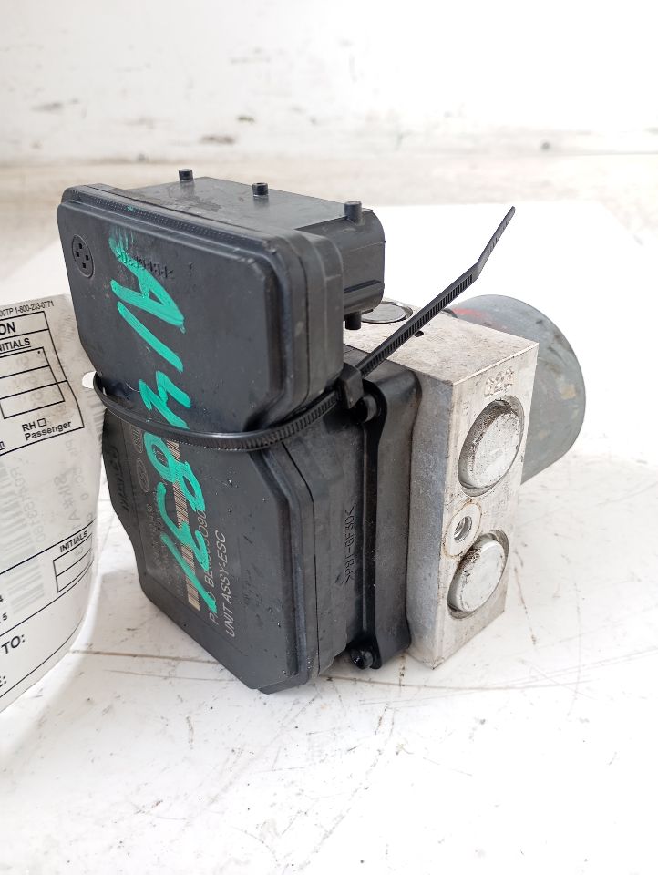 Used 2014 Kia OPTIMA w/o electric parking brake - Stock #A14831