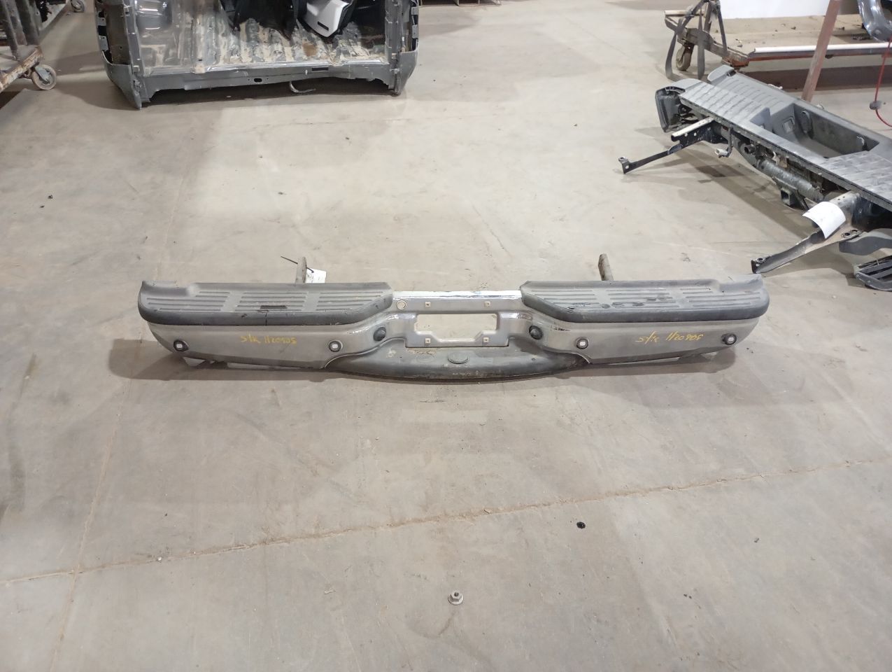 2005 Ford FORD F250SD PICKUP Bumper Assy, Rear