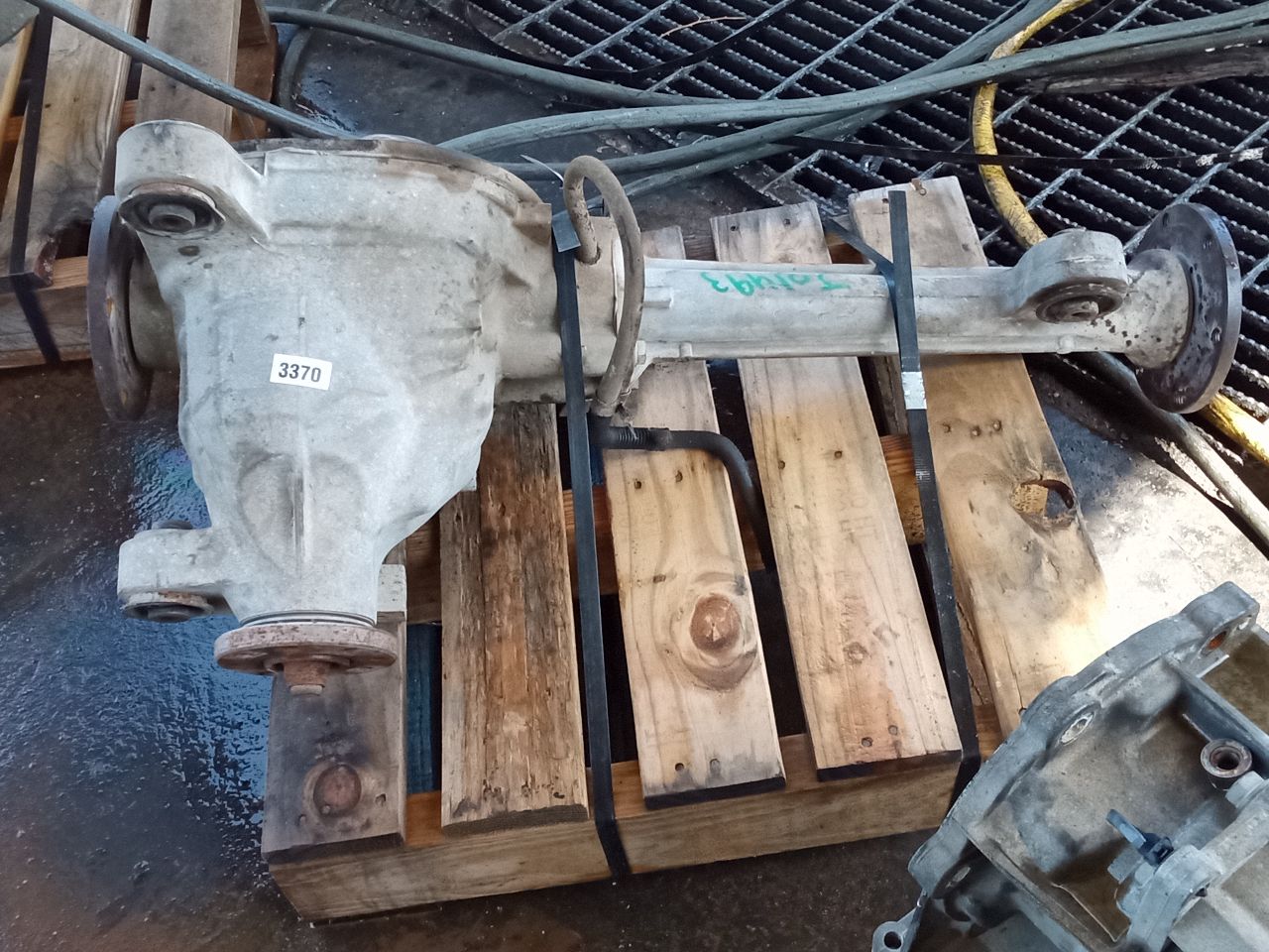 Part image 4