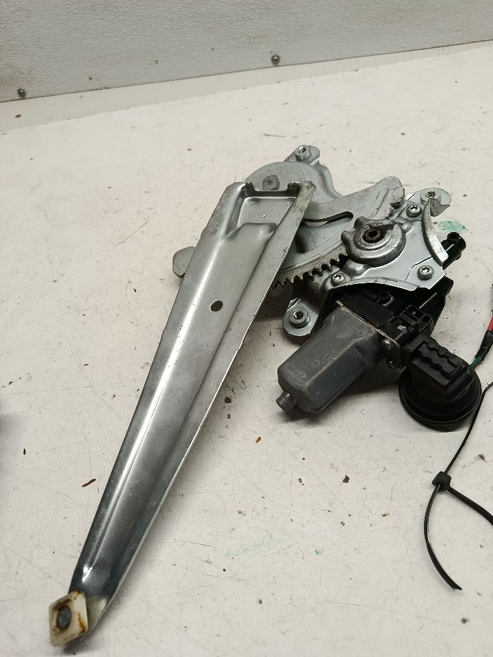 Part image 4