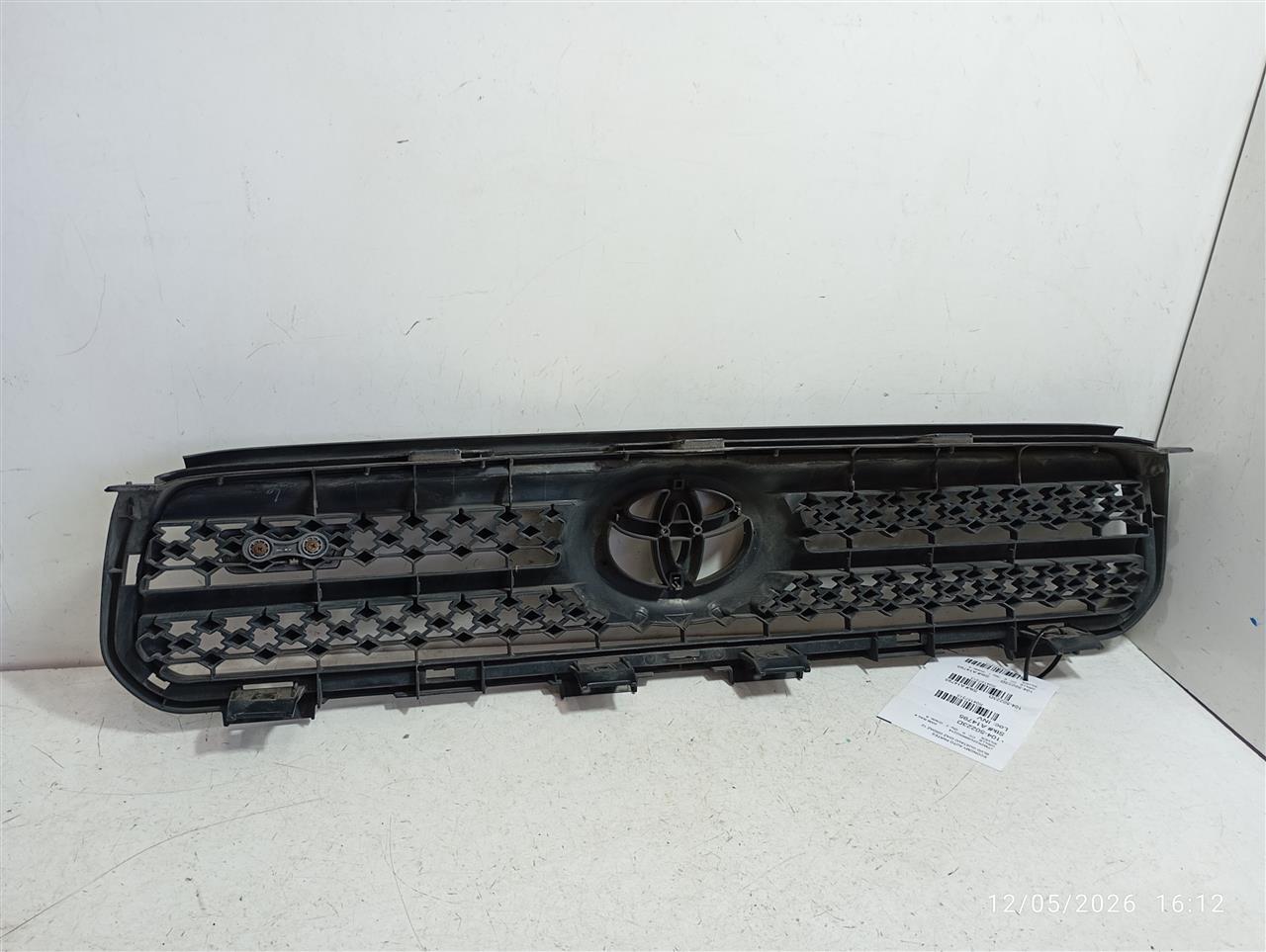 2006 Toyota RAV4 Grille