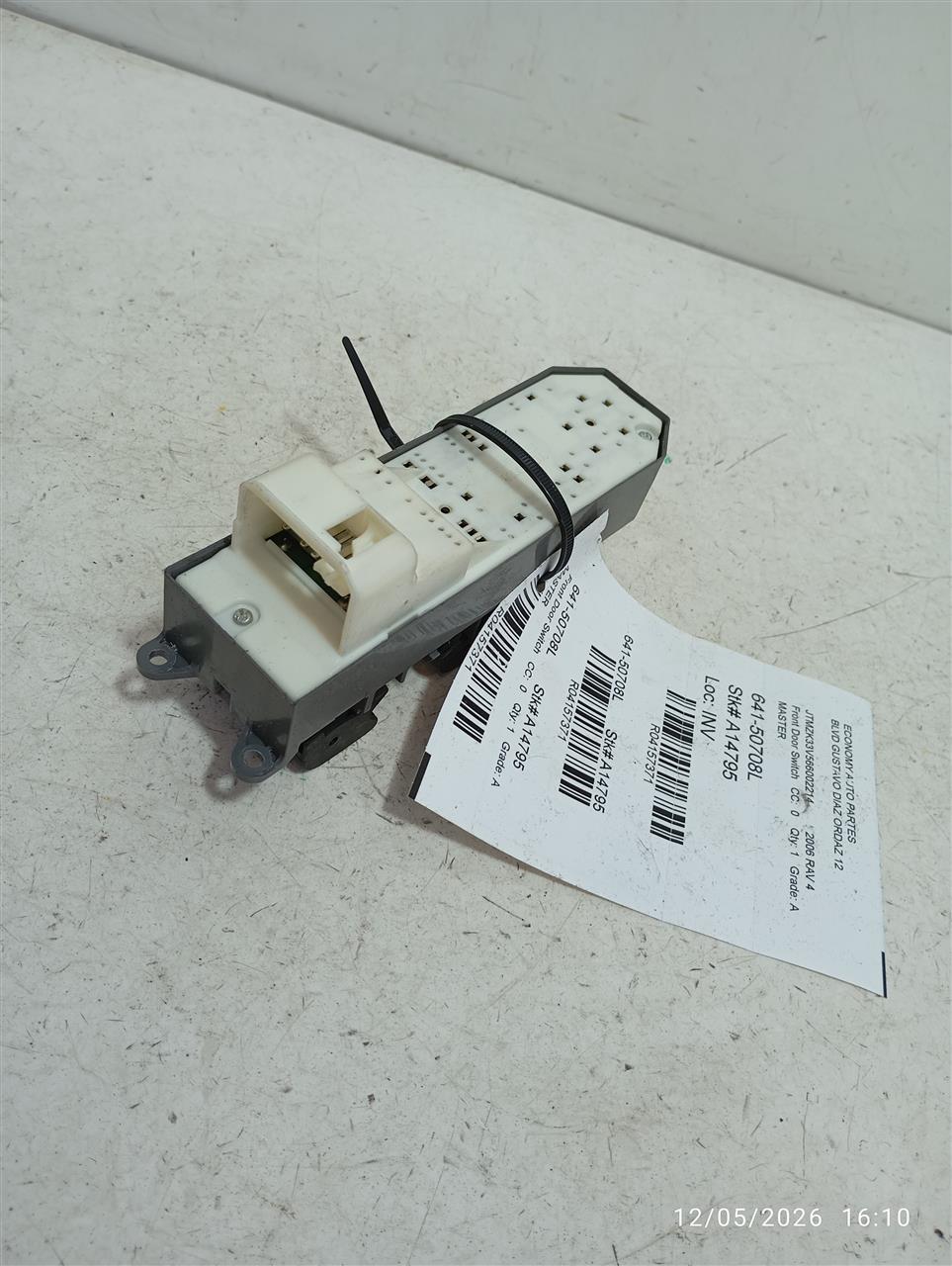 2006 Toyota RAV4 Front Door Switch