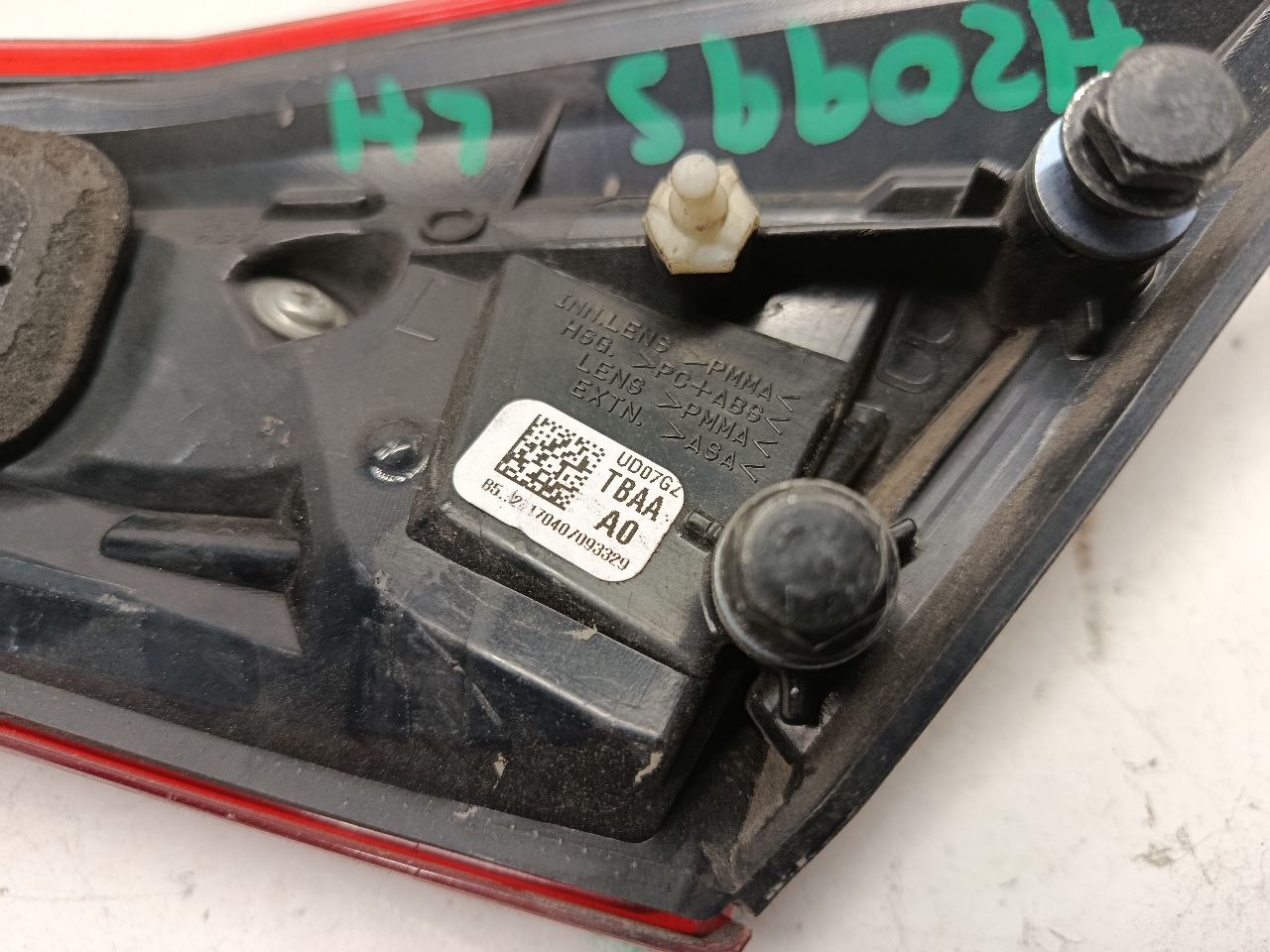 Part image 3