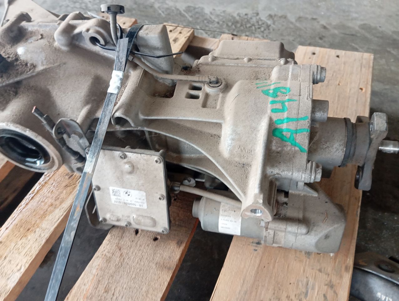 Part image 3