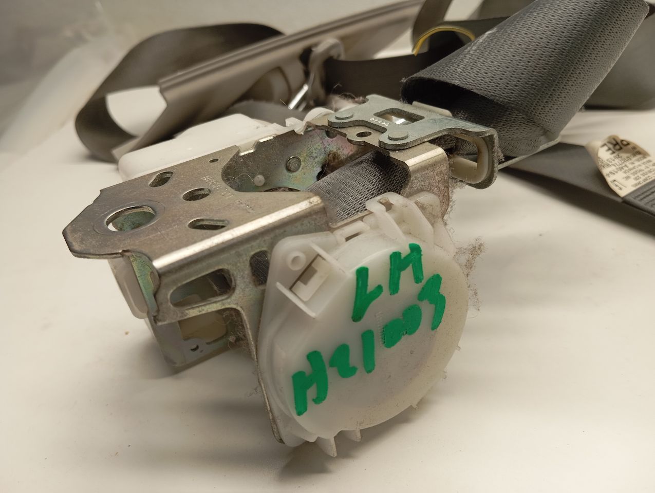 Used 2014 Toyota COROLLA retractor - Stock #H21003