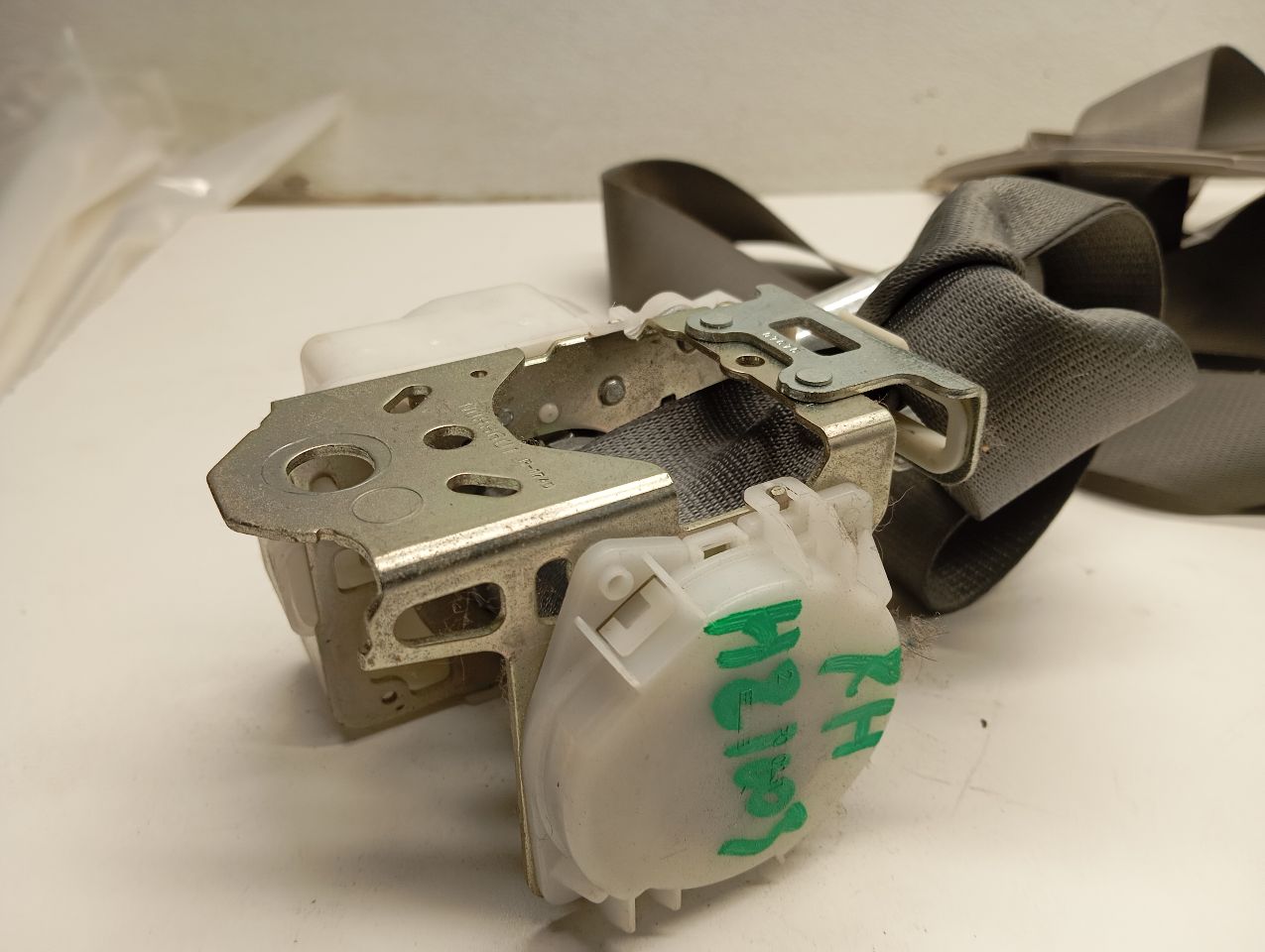 Used 2014 Toyota COROLLA Seat Belt, Front - Stock #H21003