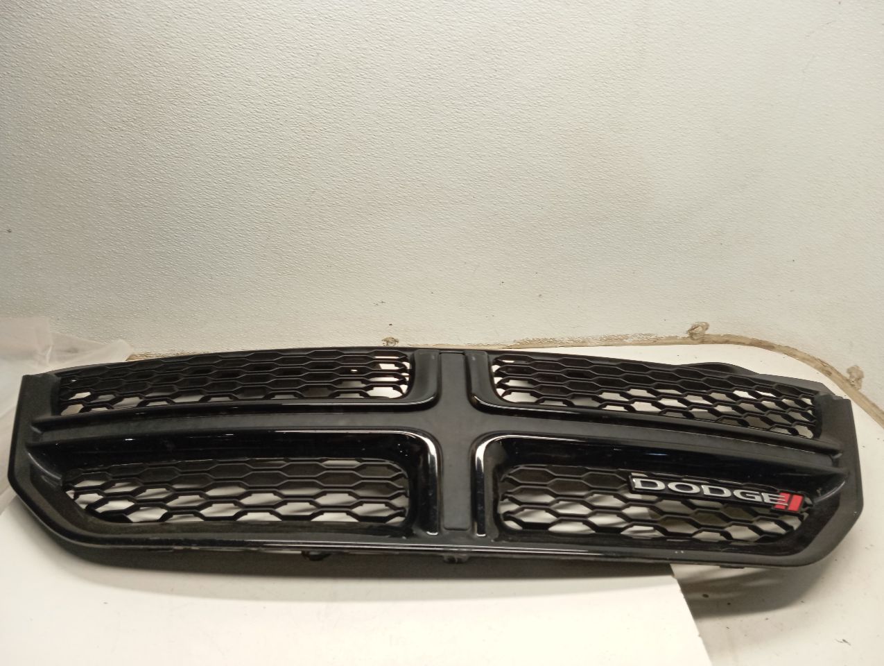 2017 Chrysler JOURNEY Grille