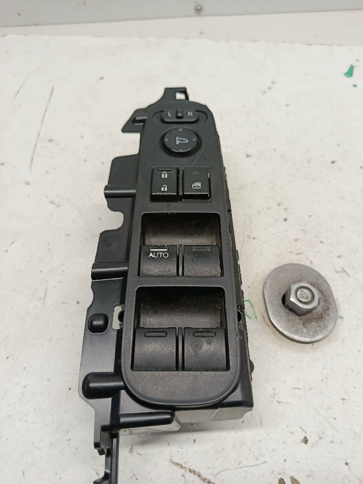 2016 Honda HR-V Front Door Switch