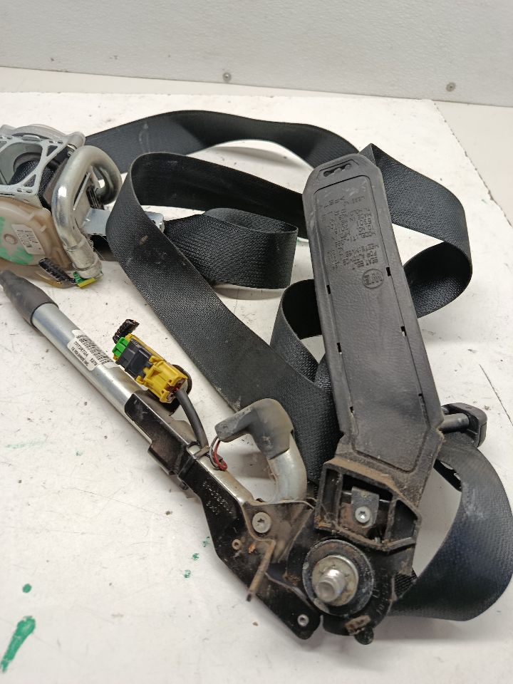 Used 2016 Honda HR-V retractor - Stock #H21039
