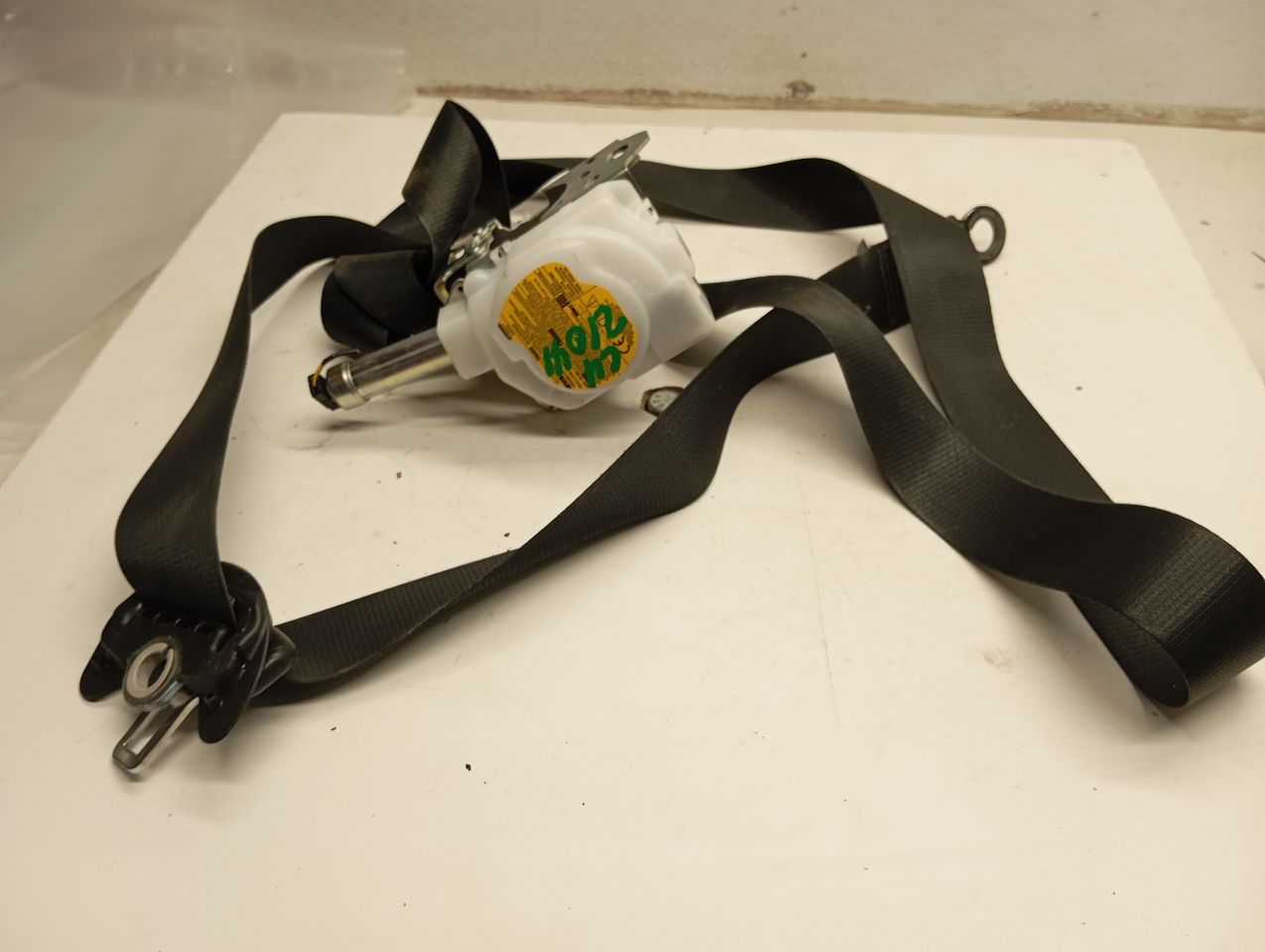 Used 2018 Toyota CAMRY retractor - Stock #H21041