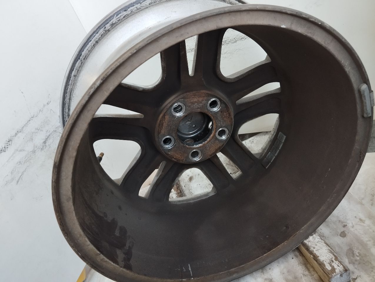 Part image 3