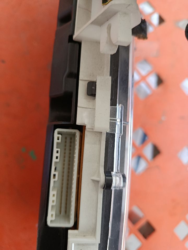 Used 2004 Toyota COROLLA Speedo Head/Cluster - Stock #A10597