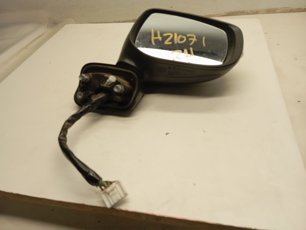 Part image 4