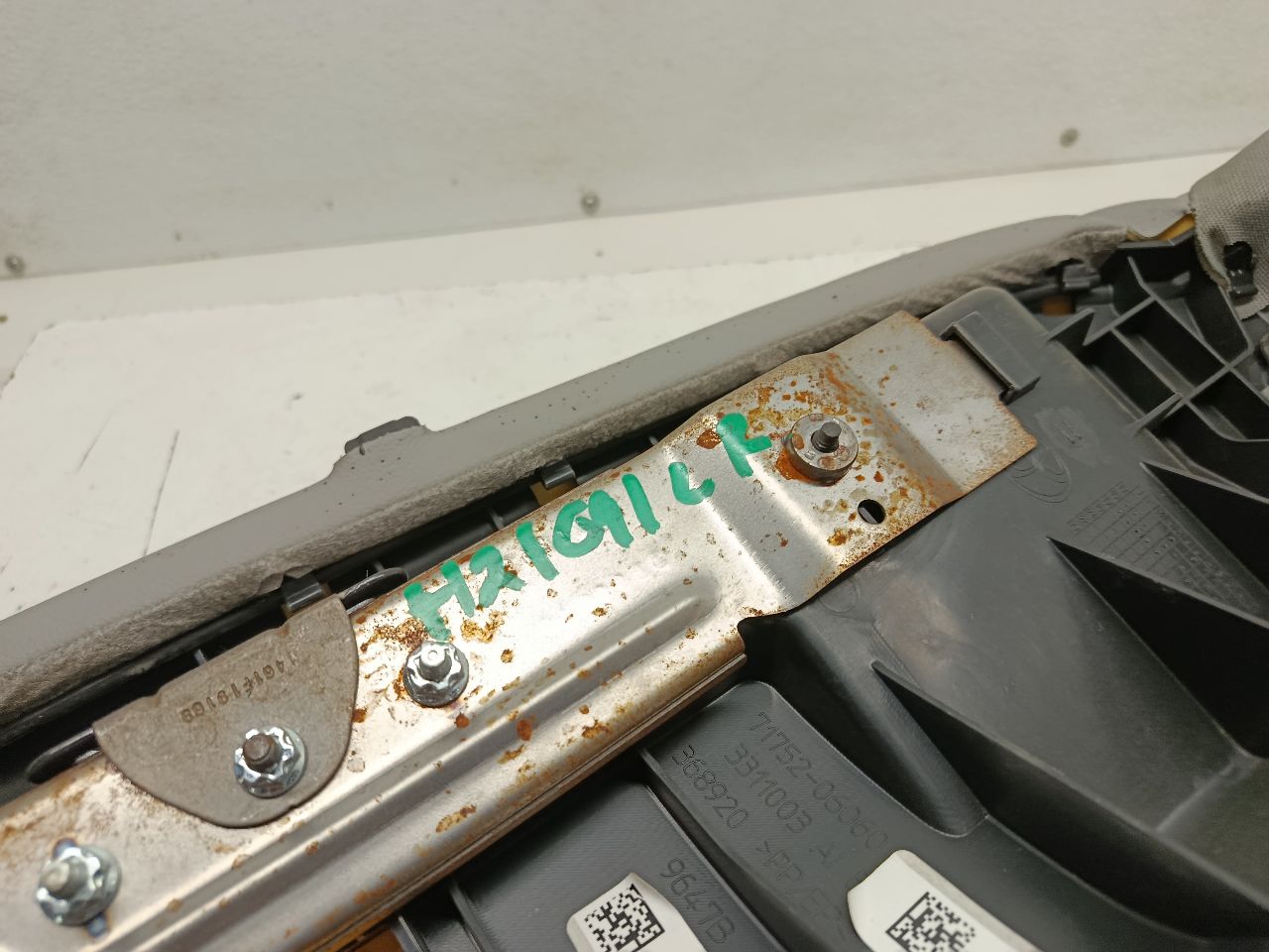 Part image 3
