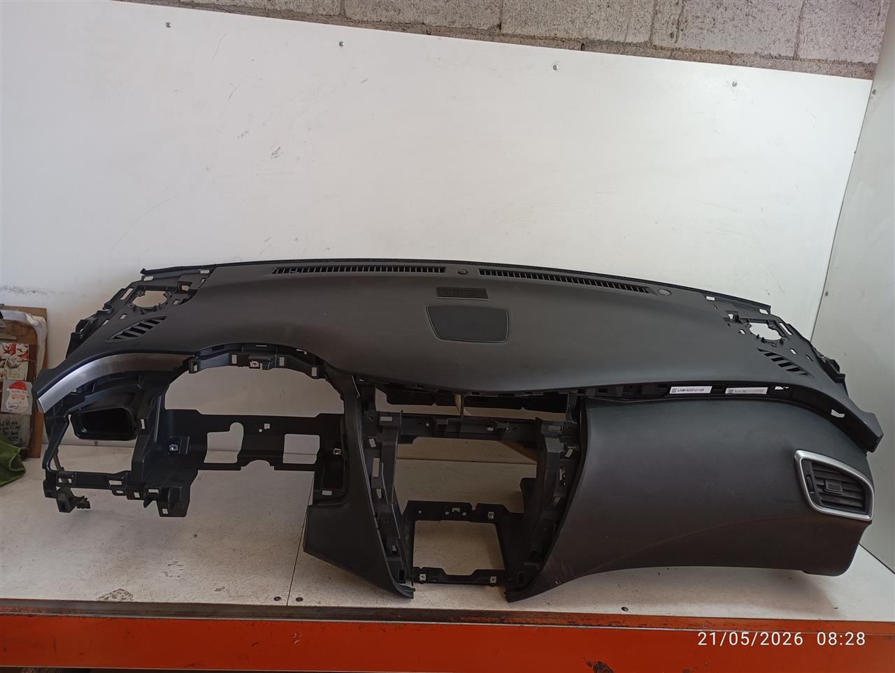 Part image 3