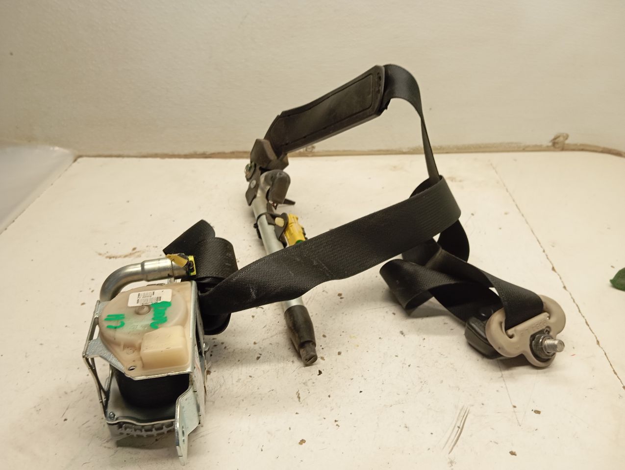 Used 2016 Honda HR-V retractor - Stock #H21018