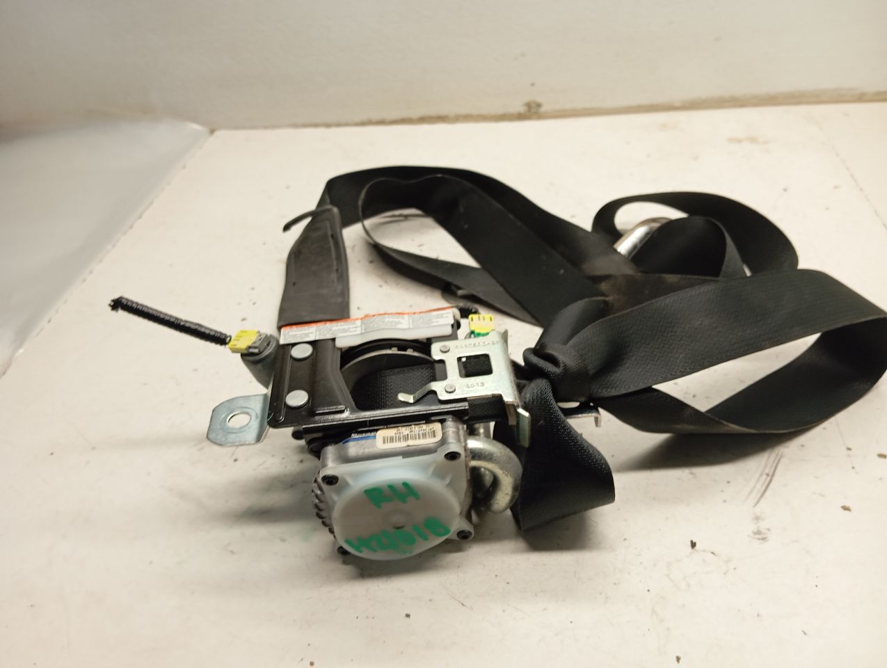 Used 2016 Honda HR-V retractor - Stock #H21018