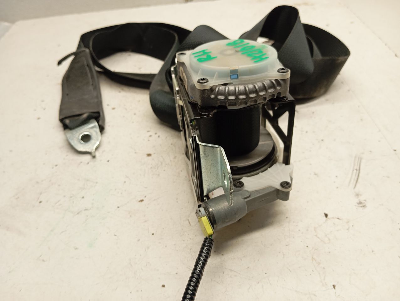 Used 2016 Honda HR-V retractor - Stock #H21018