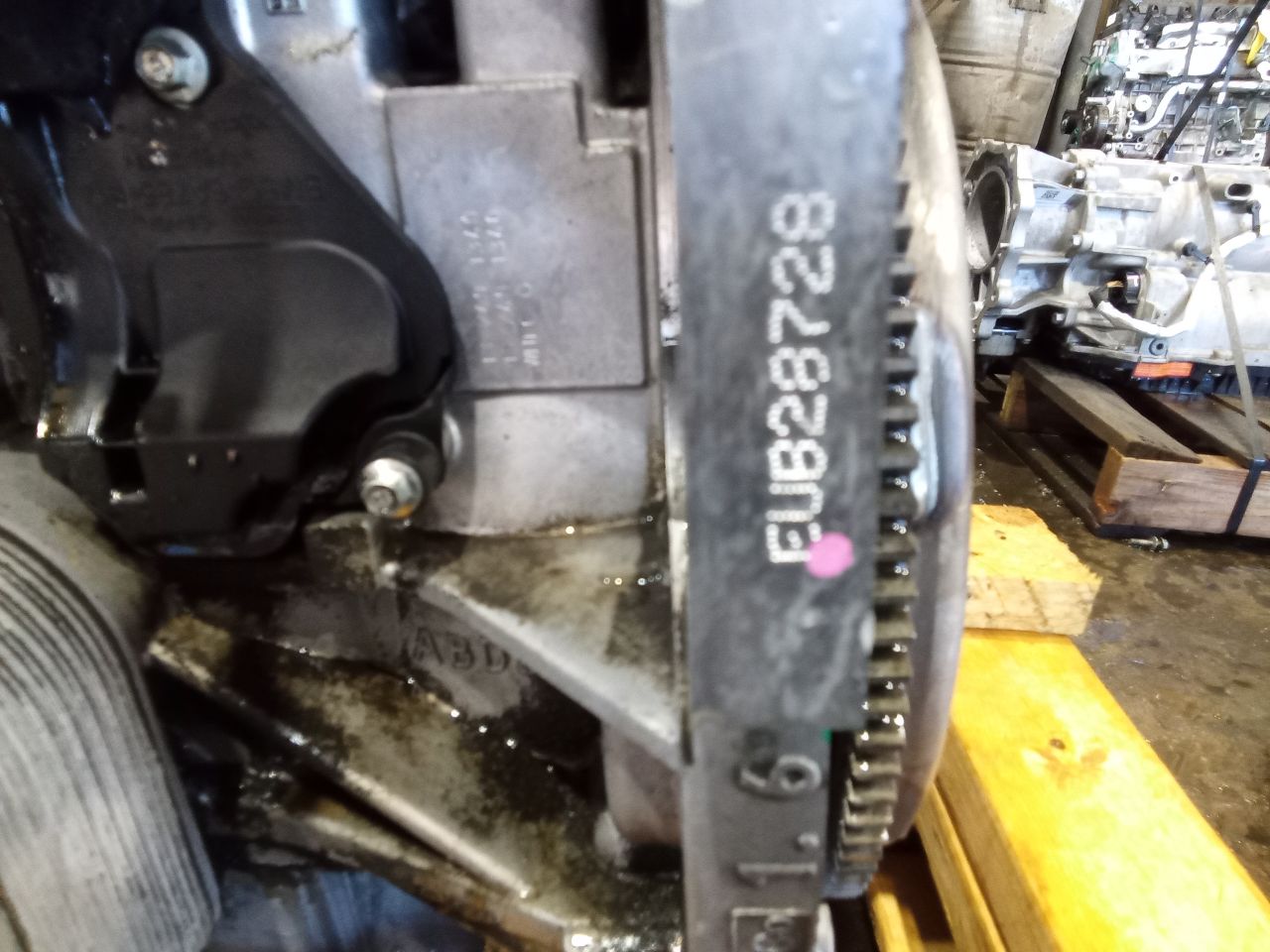 Part image 3