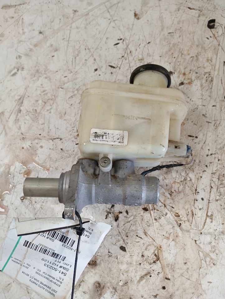 2010 Toyota TUNDRA Brake Master Cyl
