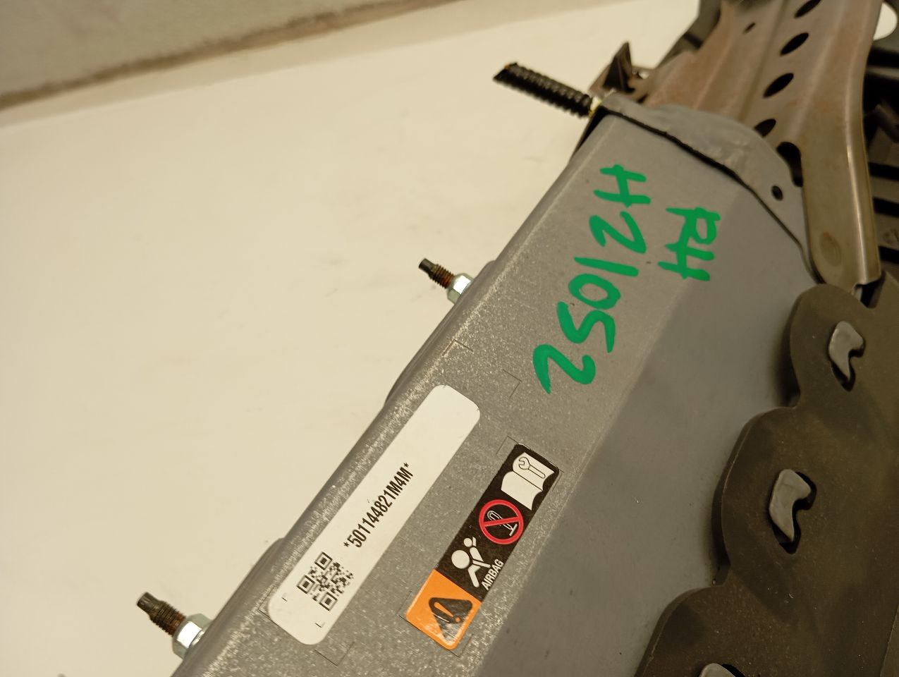 Part image 3