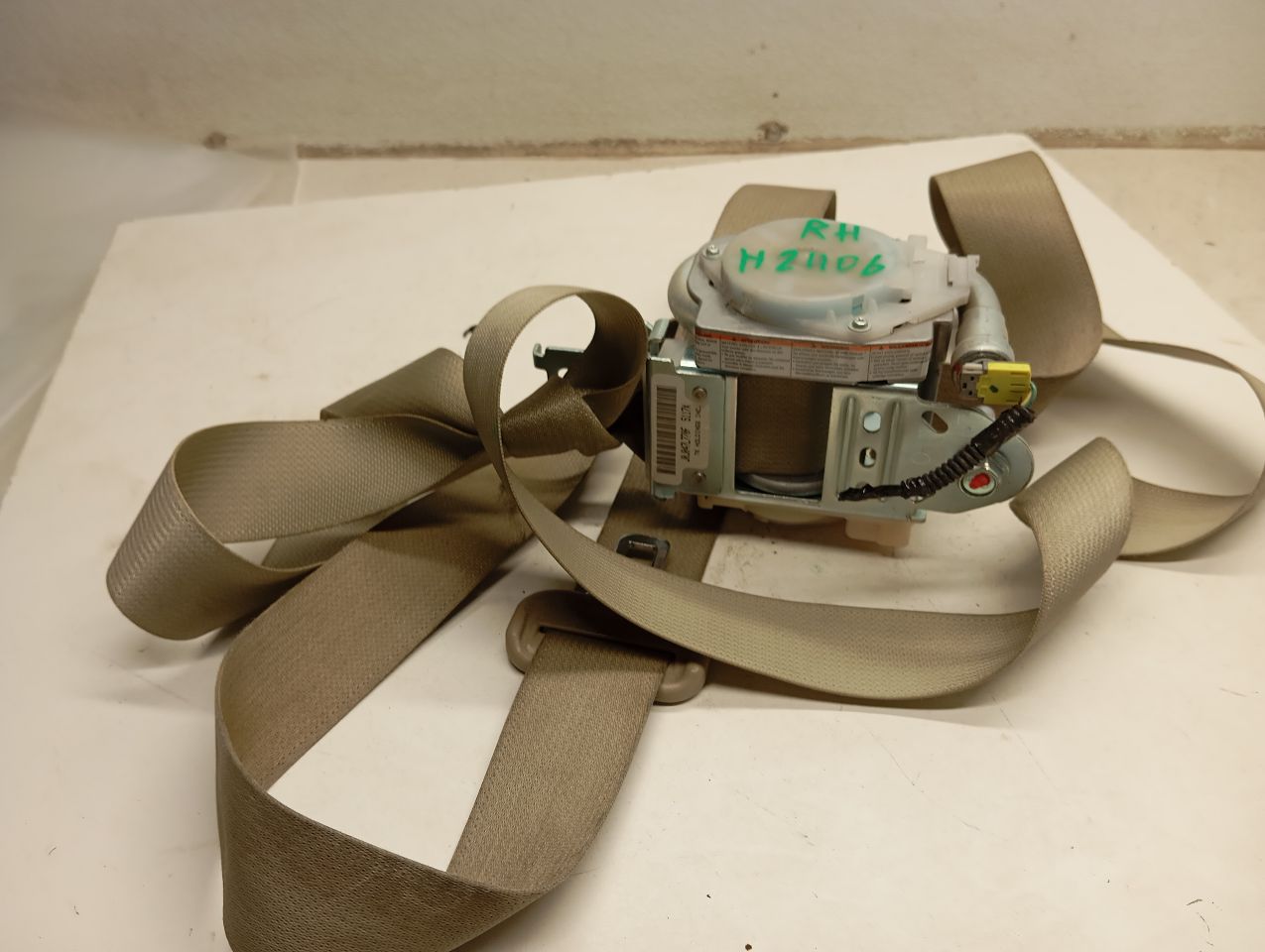 Used 2015 Honda ACCORD retractor - Stock #H21106