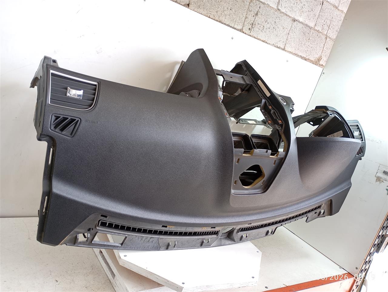 Part image 4