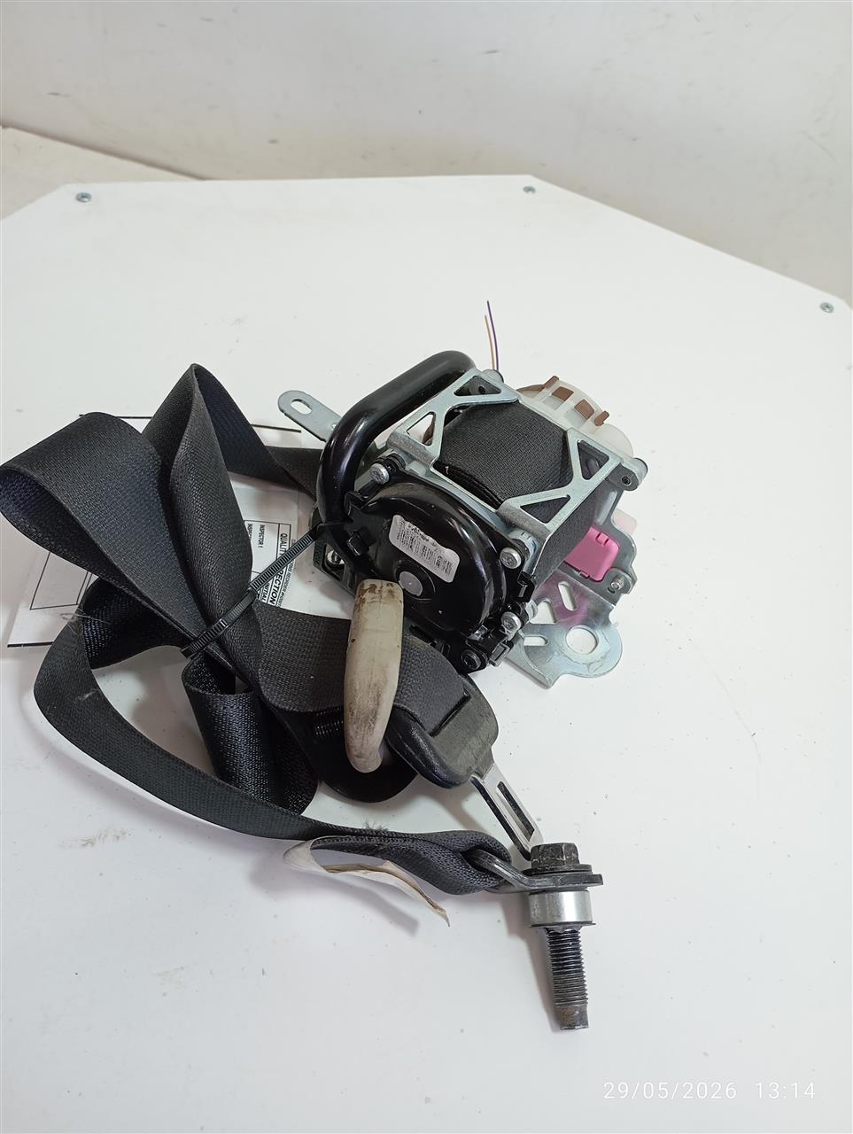 Used 2016 Nissan VERSA retractor - Stock #A14947