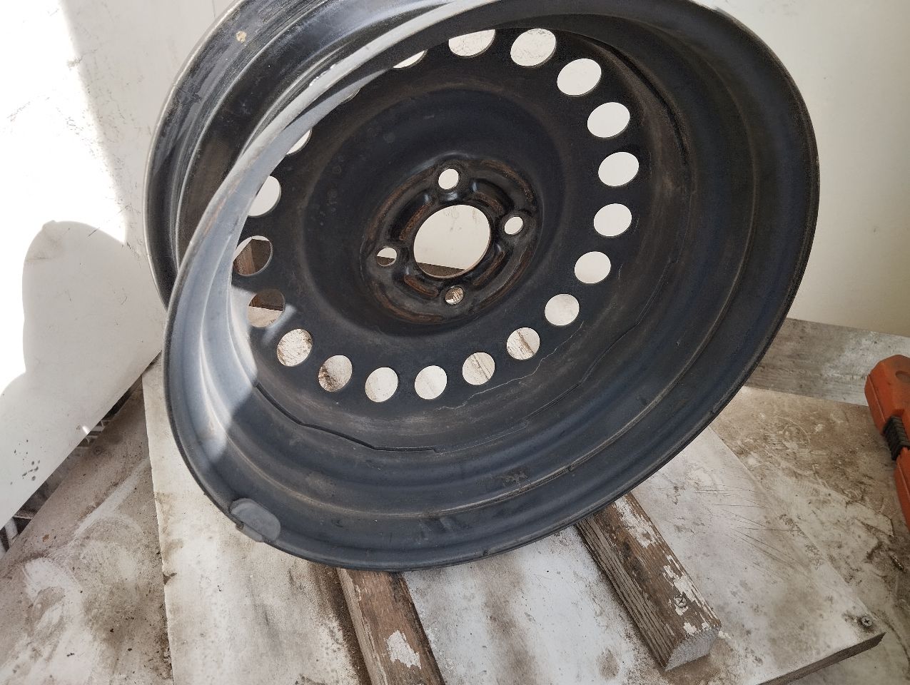 Part image 3