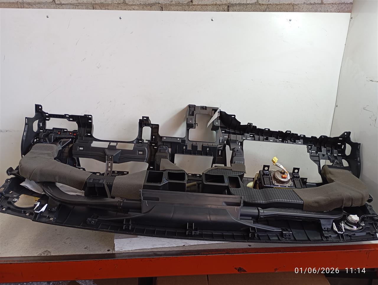 Part image 3