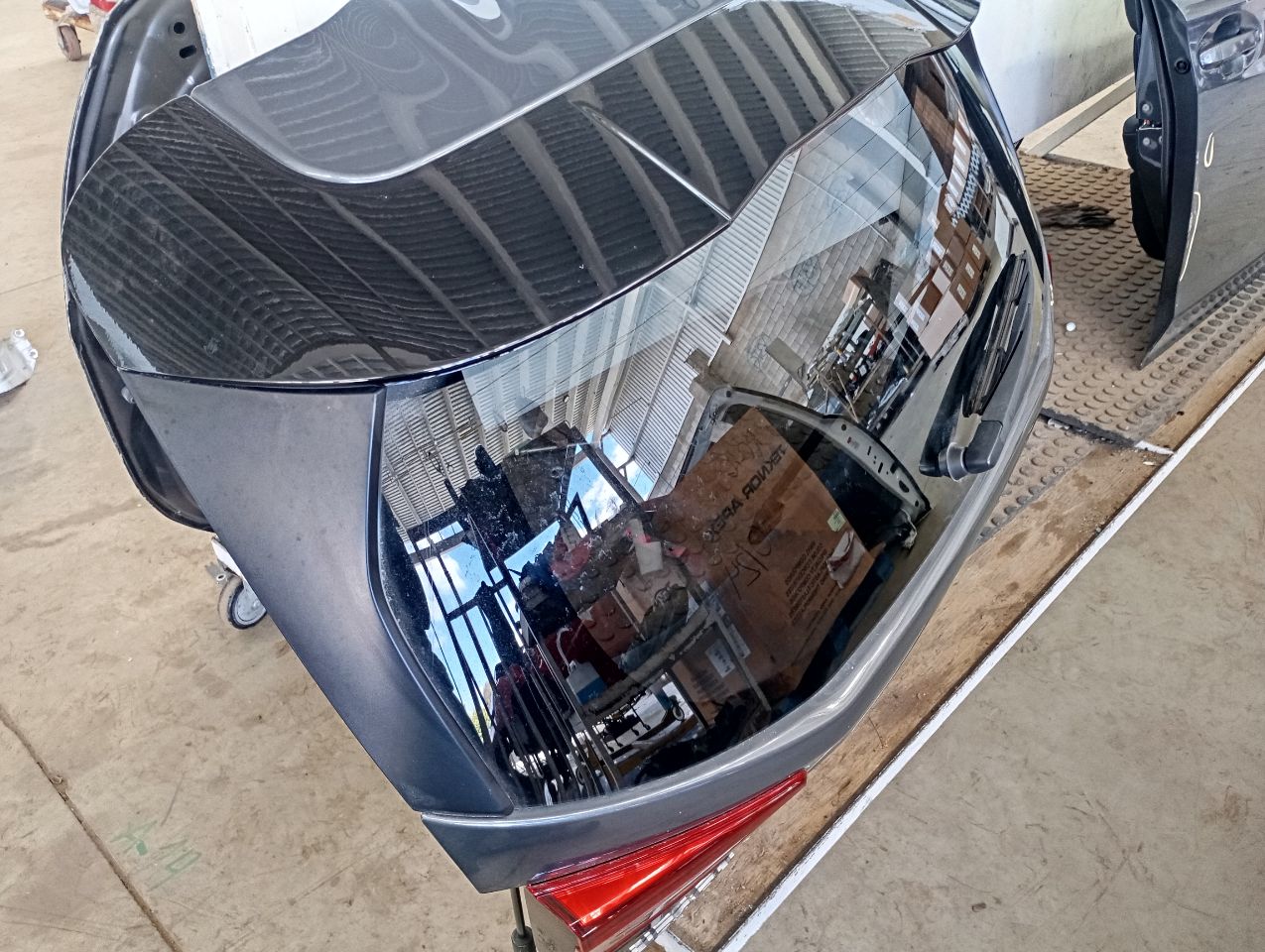Part image 3