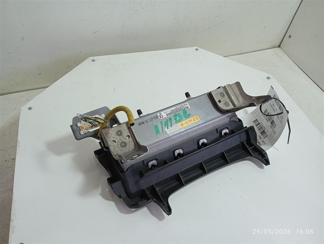 Part image 3