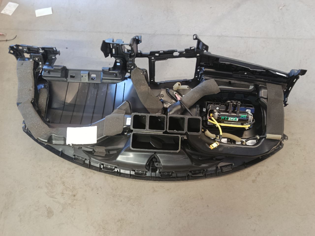 Part image 3