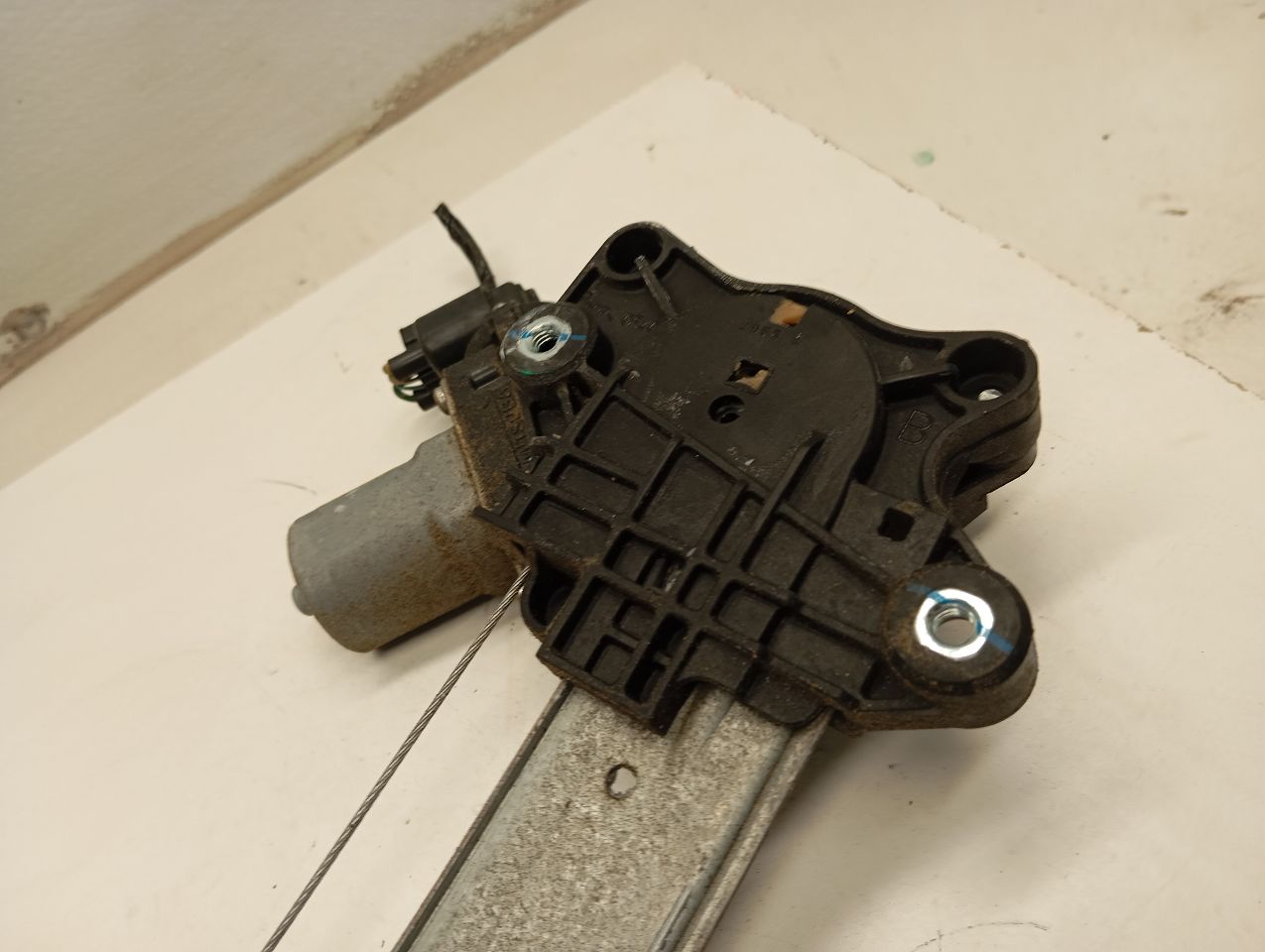 Part image 3