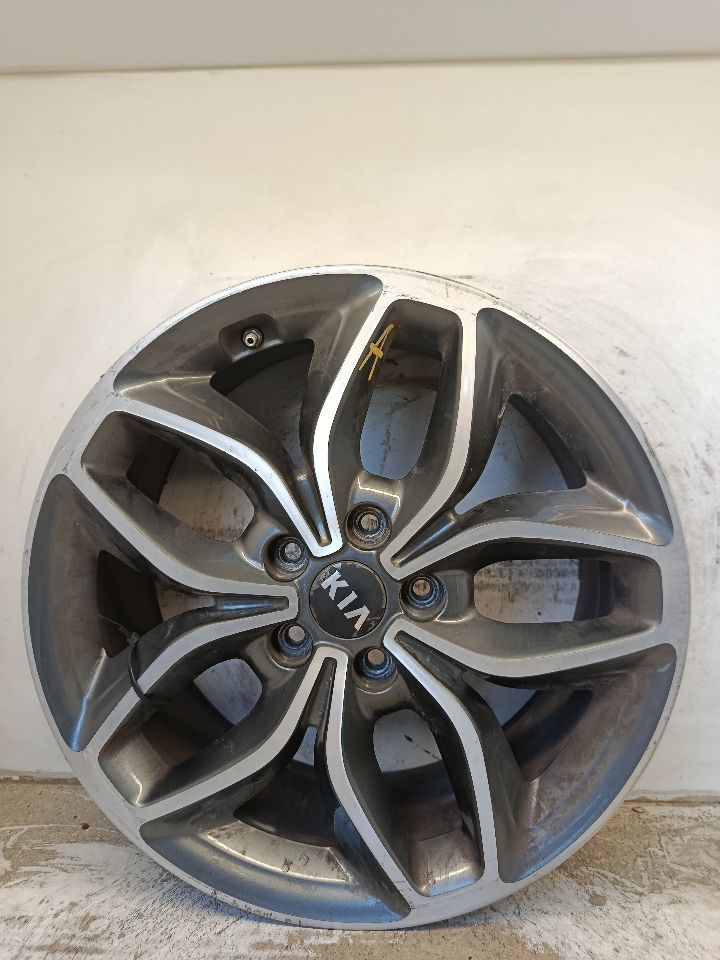 2015 Kia FORTE Wheel