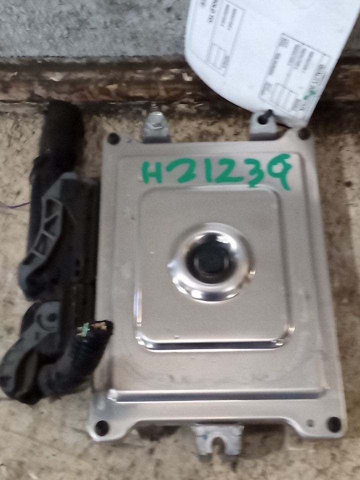 Used 2016 Honda CIVIC pre-crash system - Stock #H21239