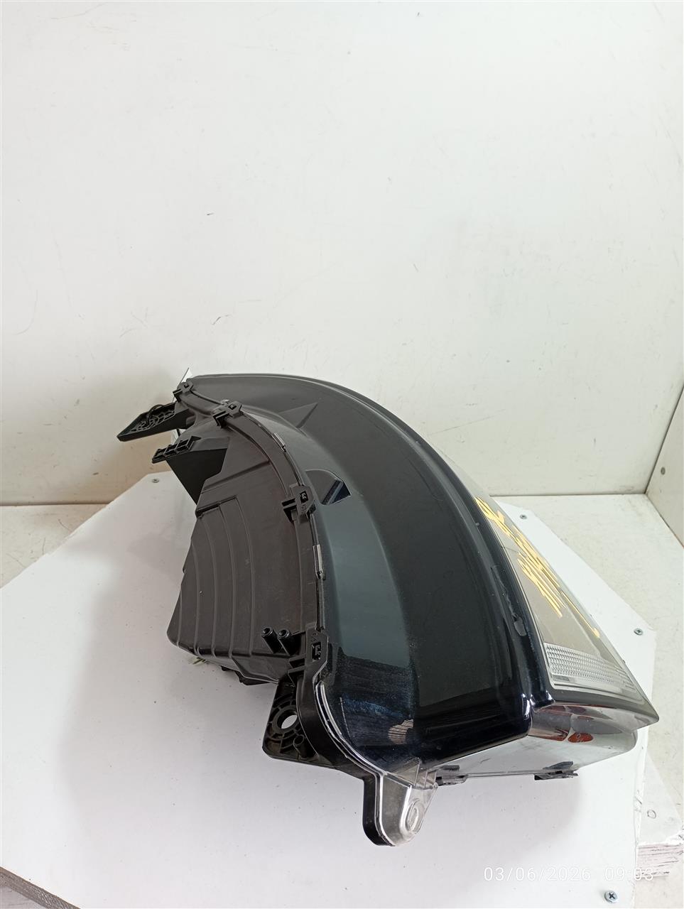 Part image 3